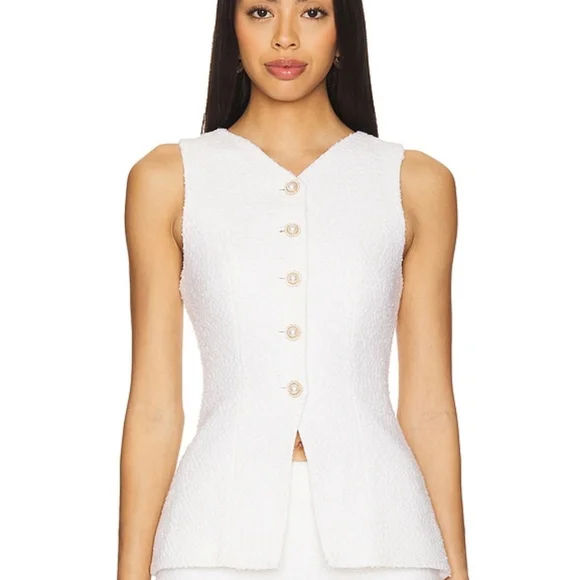 Lovers + Friends White Sleeveless Shirt and Skort set - Picture 2 of 9